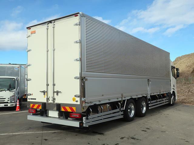 中古トラック スカニアアルミウィング ＃3