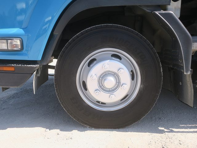 中古トラック　いすゞ フォワード 中型パッカー車