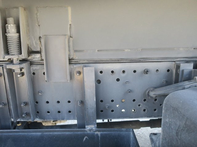 中古トラック　いすゞ フォワード 中型パッカー車