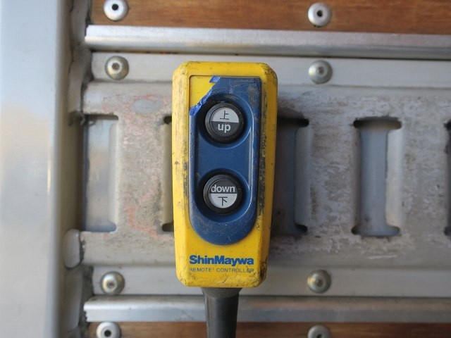 中古トラック いすゞ エルフ アルミバン