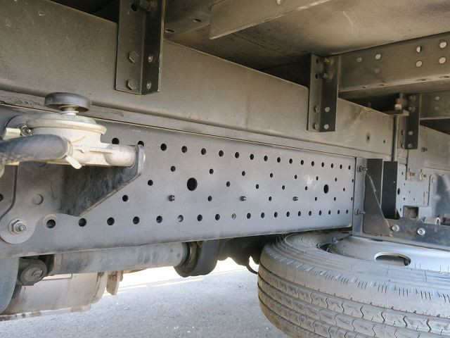 中古トラック いすゞ エルフ アルミバン