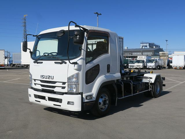 2015 Isuzu Forward Medium-Duty Arm Roller, ShinMaywa, 3.8-ton capacity, Twin Hoist, ETC included. ★Approximately 190,000 km on the odometer. Vehicle inspection valid until March 2017.★