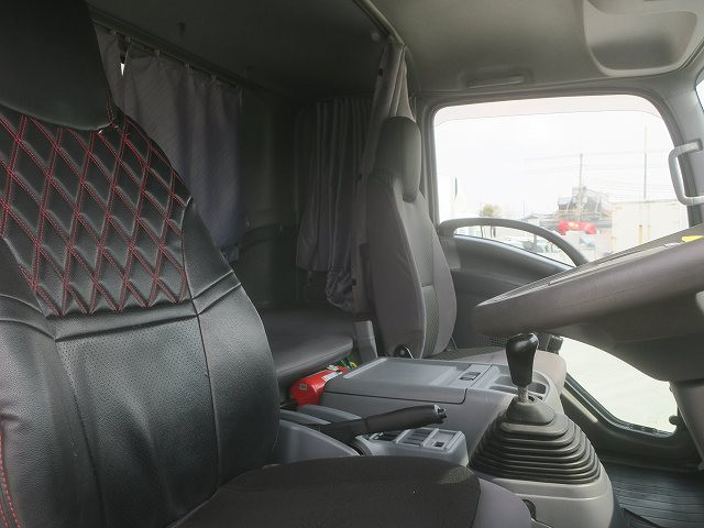 中古トラック　いすゞフォワード 中型アルミウィング