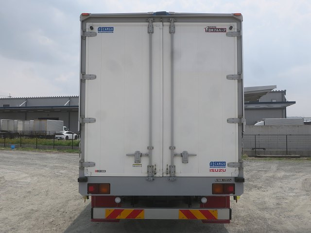 中古トラック　いすゞフォワード 中型アルミウィング