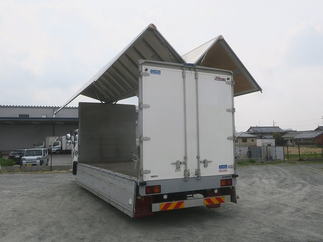 中古トラック　いすゞフォワード 中型アルミウィング