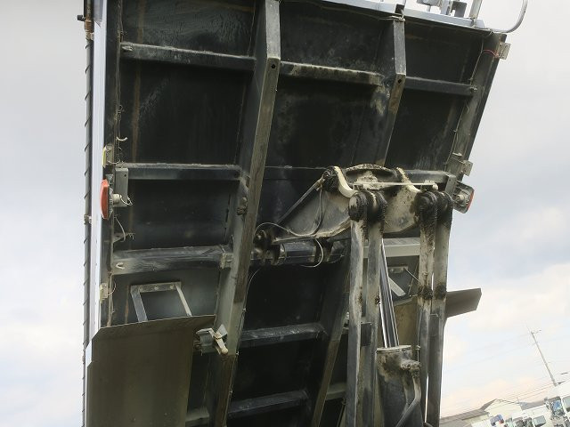 中古トラック いすゞ ギガ 大型ダンプ