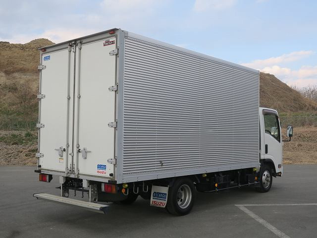 中古トラック いすゞアルミバン ＃3