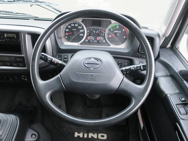 中古トラック 日野 レンジャー 中型冷凍バン