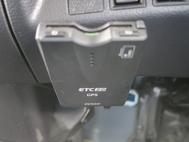 中古トラック 日野 レンジャー 中型冷凍バン