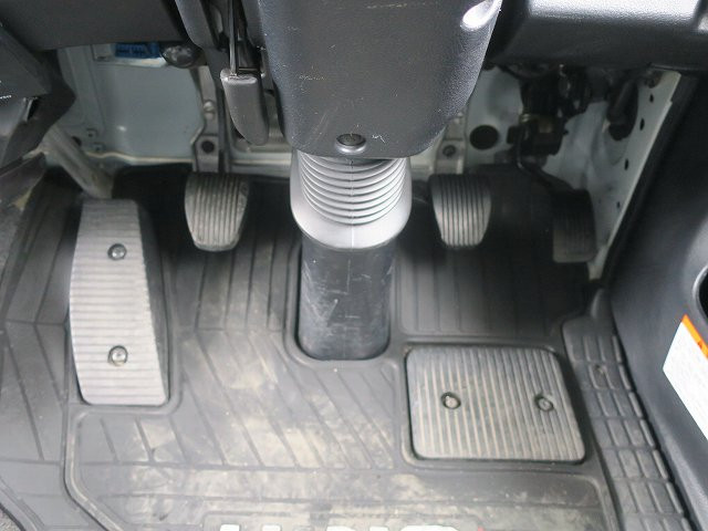 中古トラック 日野 レンジャー 中型冷凍バン