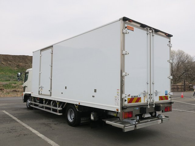 中古トラック 日野 レンジャー 中型冷凍バン