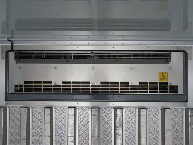 中古トラック 日野 レンジャー 中型冷凍バン