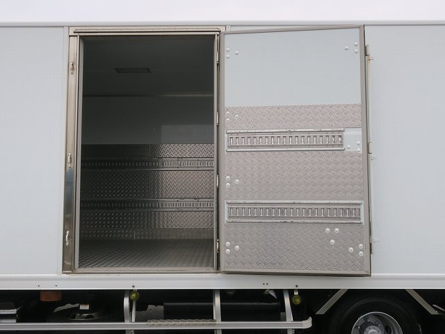 中古トラック 日野 レンジャー 中型冷凍バン