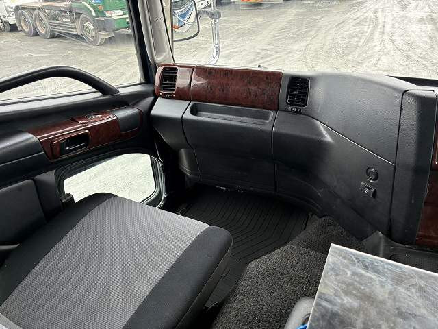 中古トラック　日野 プロフィア 大型ダンプ