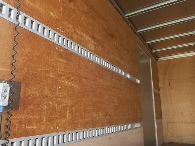 中古トラック いすゞ エルフ 3tアルミバン