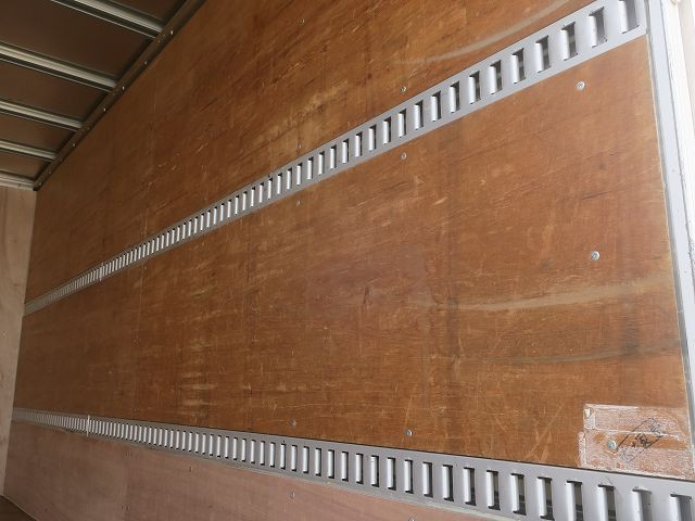 中古トラック いすゞ エルフ 3tアルミバン