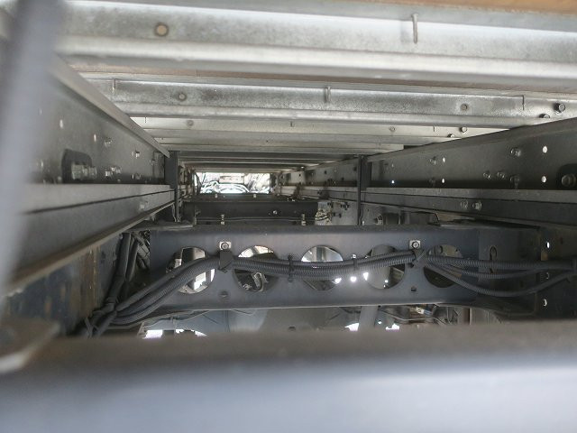 中古トラック いすゞ エルフ 3tアルミバン