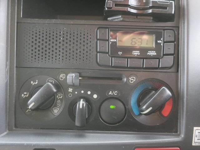 中古トラック いすゞ エルフ 3tアルミバン