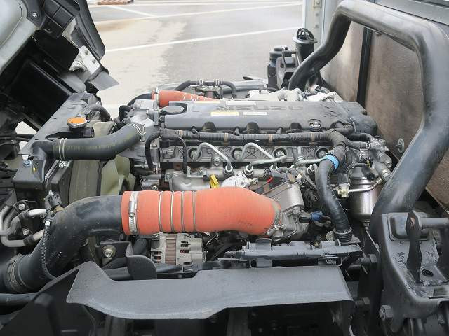 中古トラック いすゞ エルフ 小型平ボディ