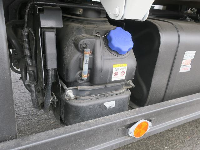 中古トラック いすゞ エルフ 小型平ボディ