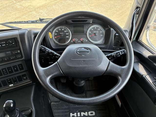 　日野　プロフィア大型　ｺﾝｸﾘｰﾄﾐｷｻｰ車　ｱﾙﾐﾎｲｰﾙ