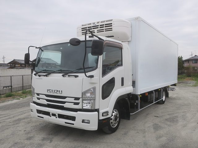 中古トラック いすゞ冷凍バン