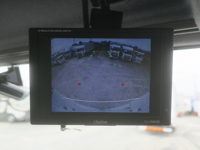 中古トラック いすゞ フォワード 中型冷凍バン