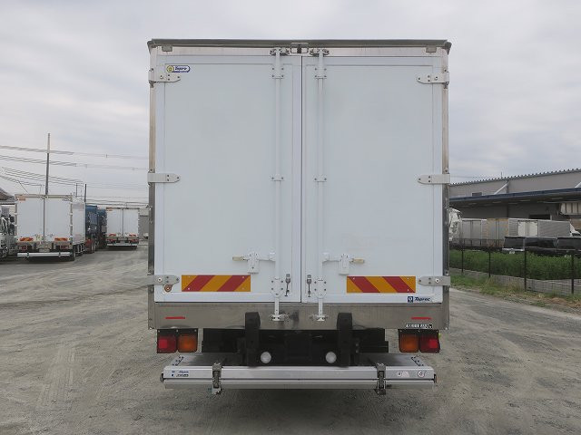 中古トラック いすゞ フォワード 中型冷凍バン