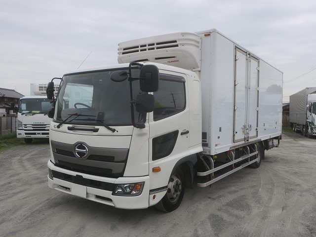 中古トラック 日野 レンジャー 中型冷凍バン