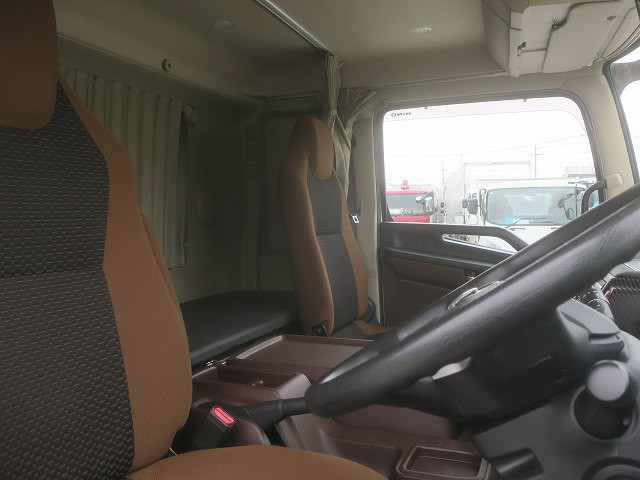 中古トラック 日野冷蔵冷凍車 ＃18