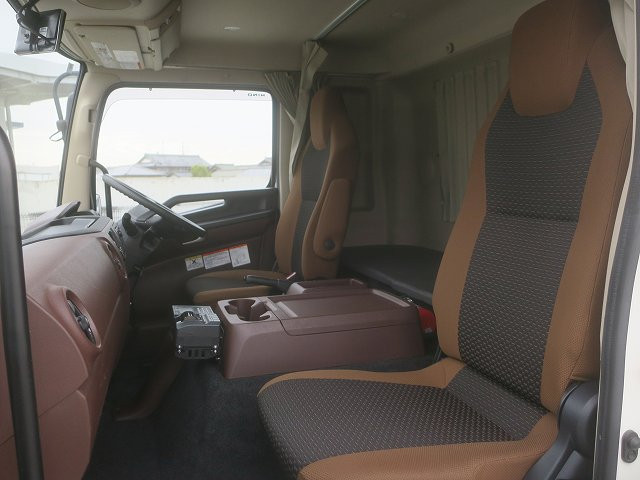 中古トラック 日野冷蔵冷凍車 ＃24