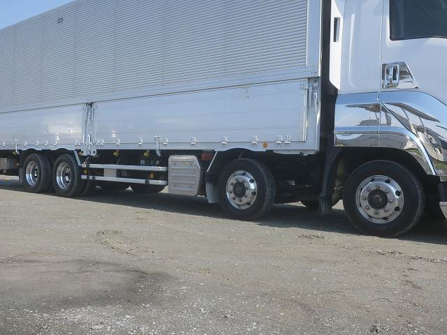 中古トラック いすゞギガ アルミウィング