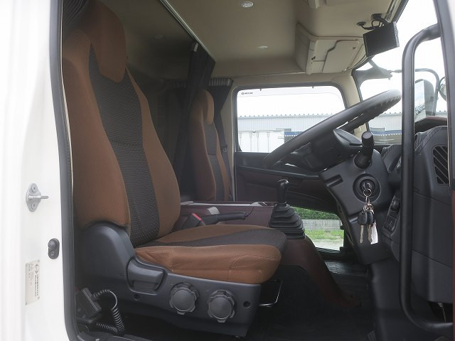 中古トラック 日野冷凍バン ＃17