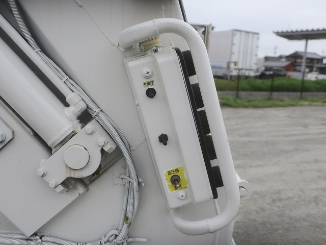 中古トラック 日野 レンジャー 中型パッカー車