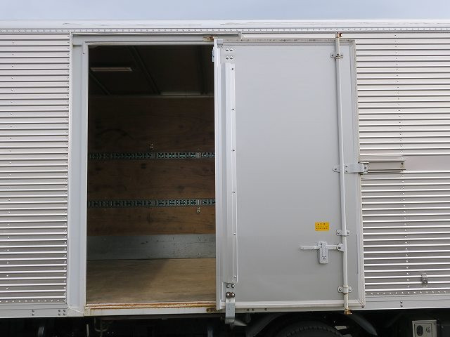 中古トラック いすゞアルミバン ＃8