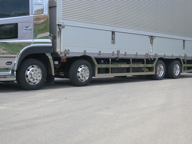 中古トラック UDトラックス クオン アルミウィング