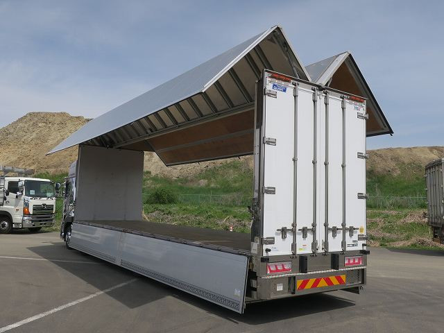 中古トラック UDトラックス クオン アルミウィング