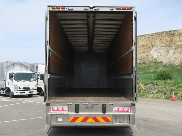 中古トラック UDトラックス クオン アルミウィング