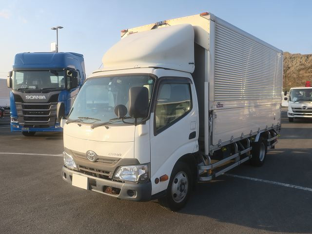 トヨタ　アルミウィング／幌ウィング