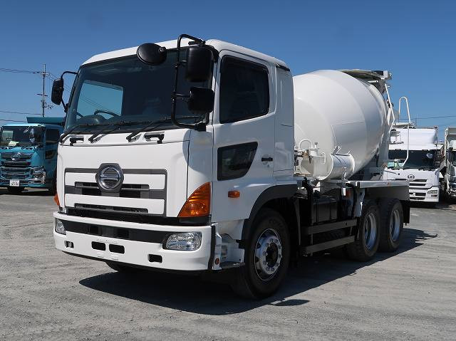  日野コンクリートミキサー車