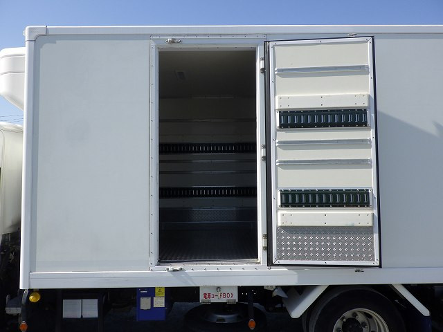 中古トラック いすゞ冷凍バン ＃11