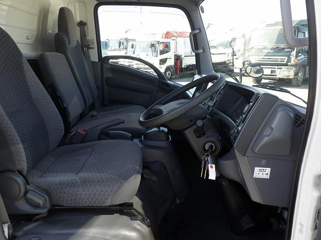 中古トラック いすゞ冷凍バン ＃18