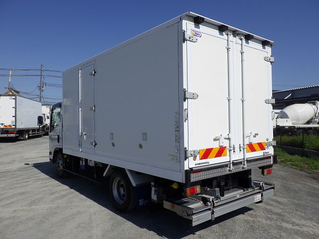 中古トラック いすゞ冷凍バン ＃4