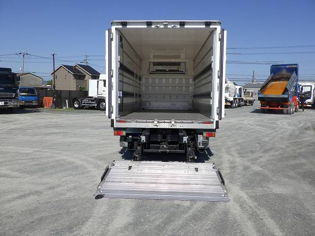 中古トラック いすゞ冷凍バン ＃7