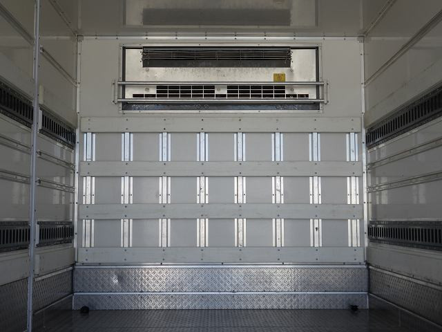 中古トラック いすゞ冷凍バン ＃10