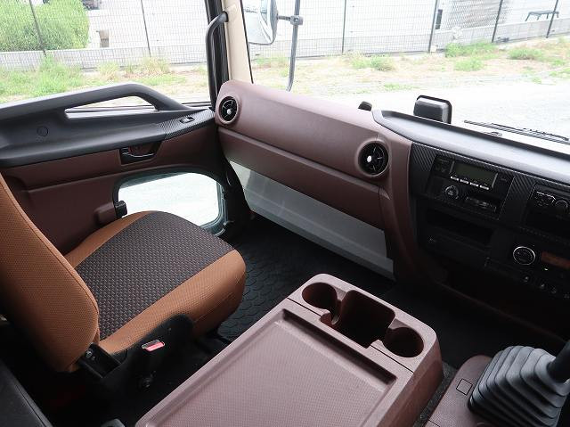 中古トラック 日野冷蔵冷凍車 ＃17