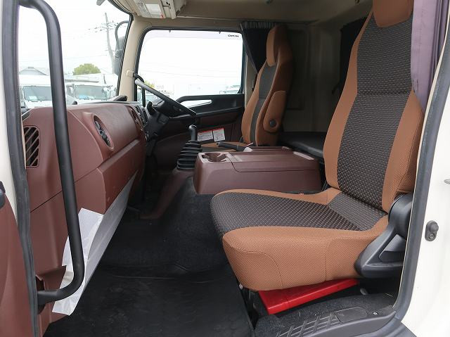 中古トラック 日野冷蔵冷凍車 ＃23