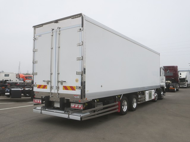 中古トラック 三菱ふそう冷蔵冷凍車 ＃3