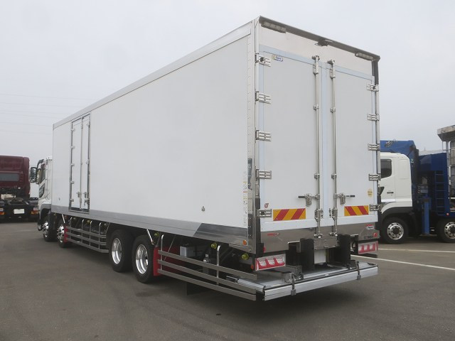 中古トラック 三菱ふそう冷蔵冷凍車 ＃4