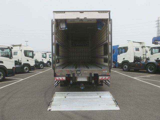 中古トラック 三菱ふそう冷蔵冷凍車 ＃6